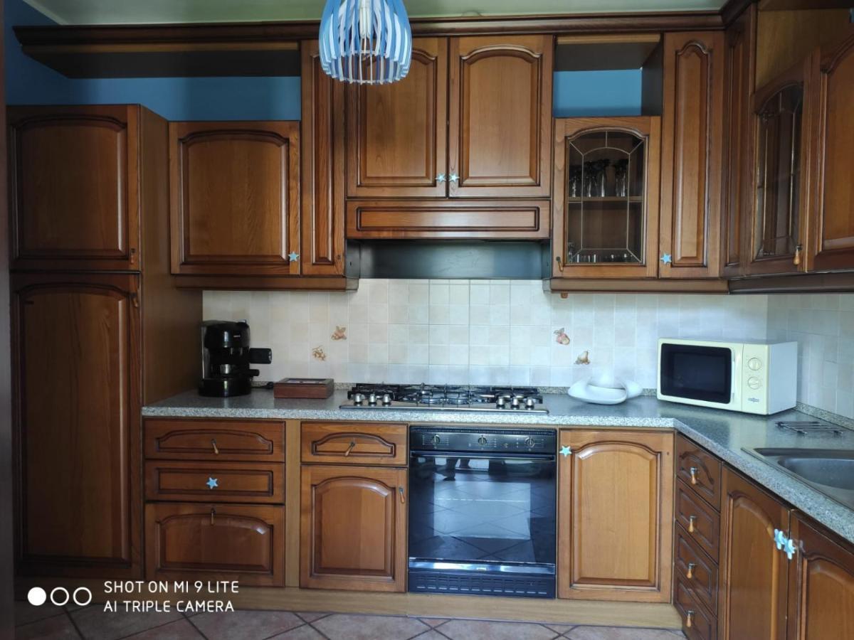 Casa Vacanza Il Glicine Casale Corte Cerro Bagian luar foto