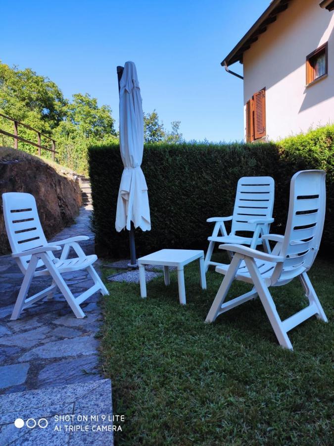 Casa Vacanza Il Glicine Casale Corte Cerro Bagian luar foto