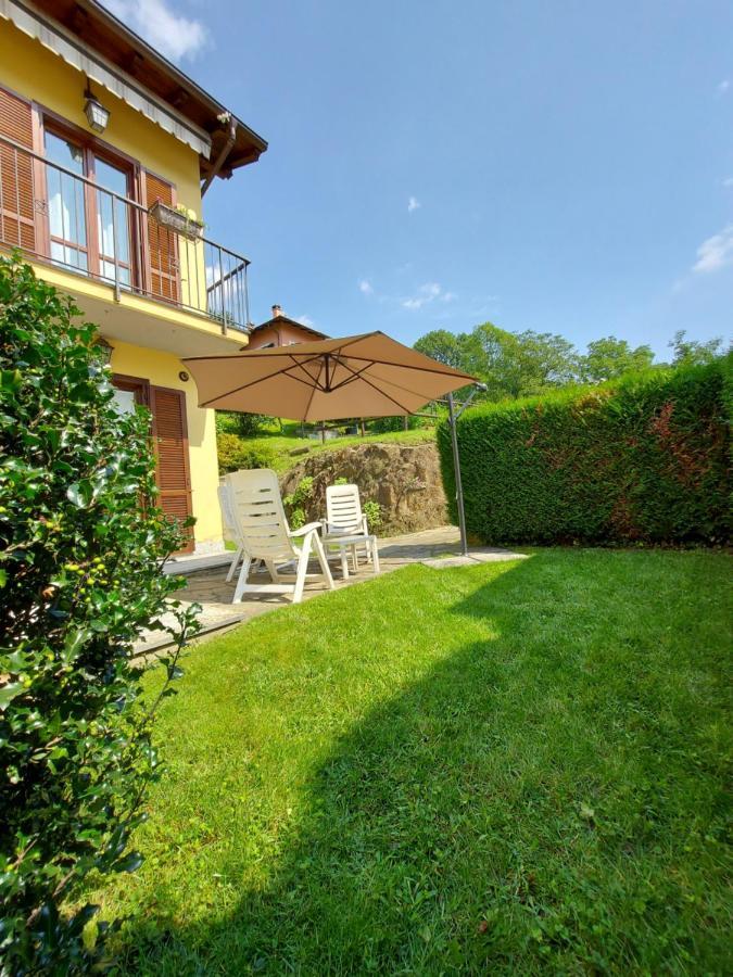 Casa Vacanza Il Glicine Casale Corte Cerro Bagian luar foto