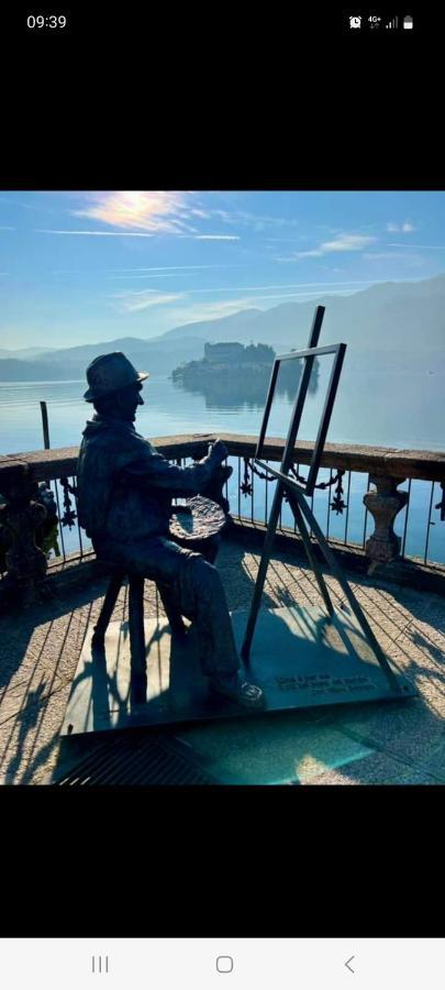 Casa Vacanza Il Glicine Casale Corte Cerro Bagian luar foto