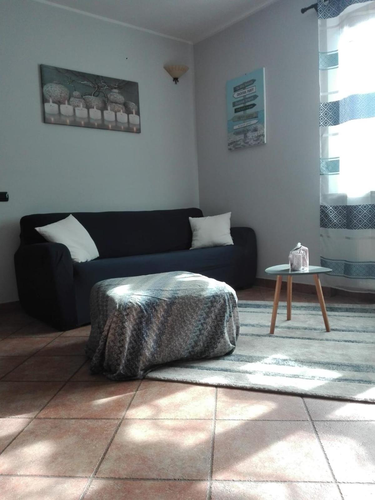 Casa Vacanza Il Glicine Casale Corte Cerro Bagian luar foto